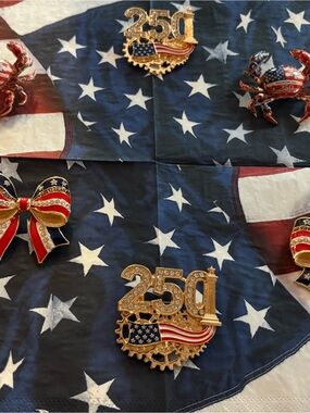 USA 250th Blingy Patriotic Brooches